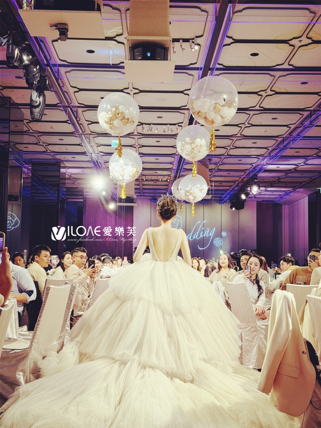 婚禮佈置<br><span style="font-size: 20px;">(天爆球 金白色系)</span>